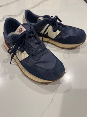 New Balance Navy and Cream 237 Running Shoe